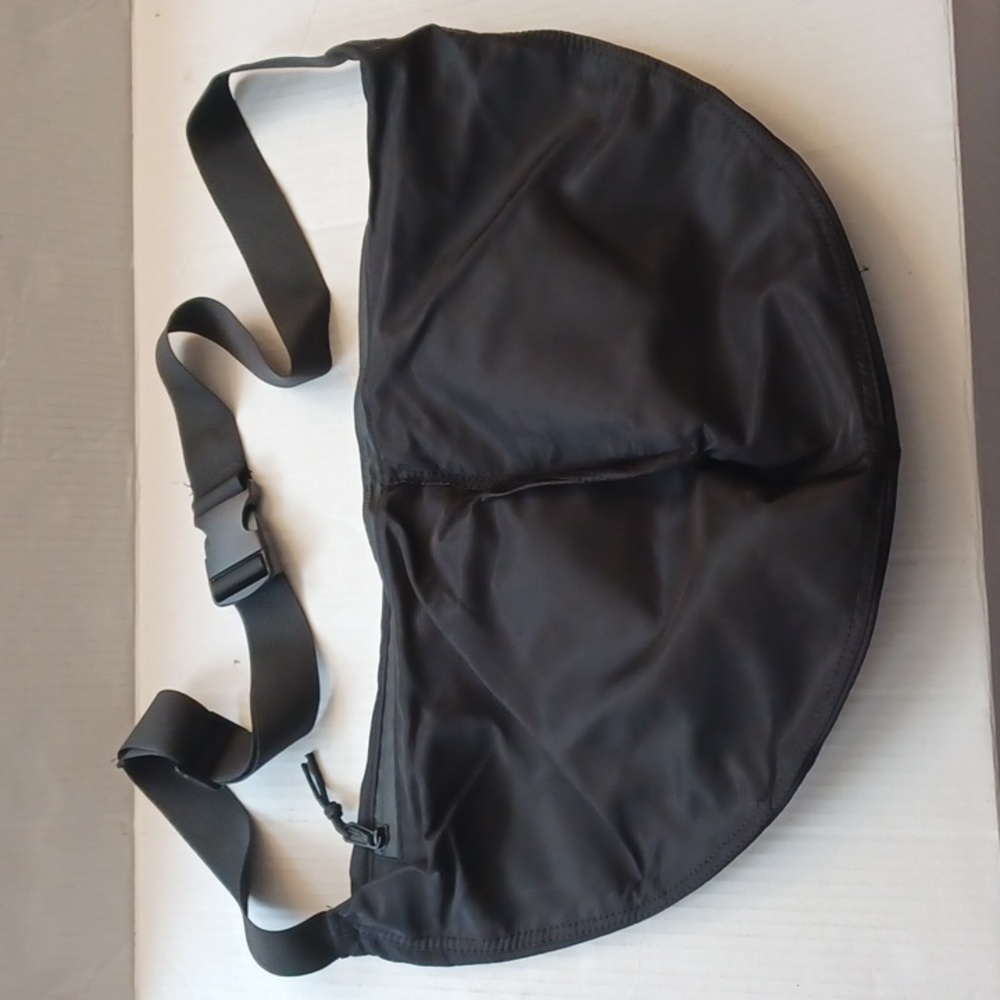 4/$60 New Black Purse With Adjustable Handle